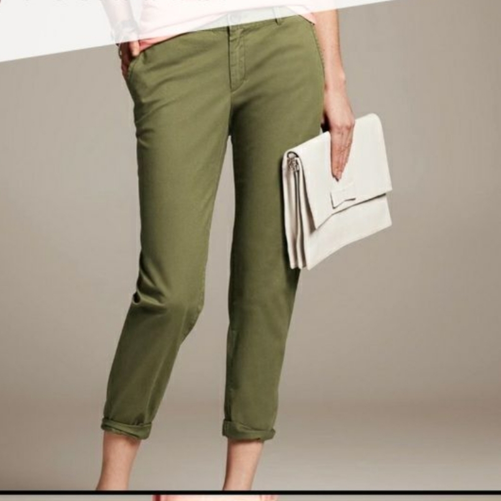Banana Republic City Chino In Iguana Green Size 14 L